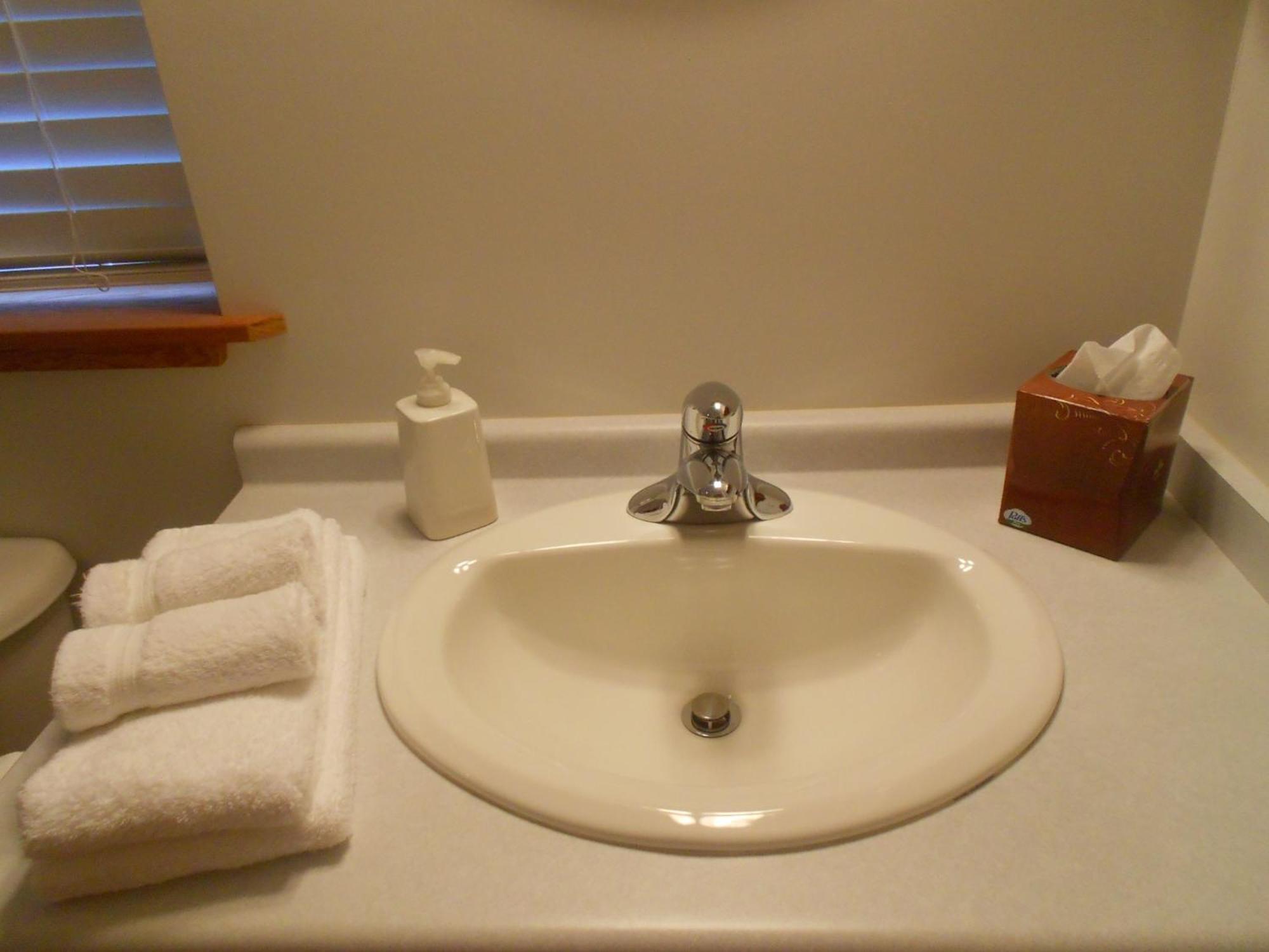 Easy On The Edge Holiday home Ucluelet